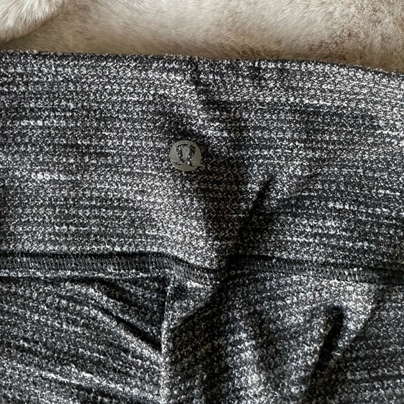 Grey lulu lemon leggings - Picture 2 of 3